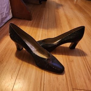 Etienne Aigner Pumps